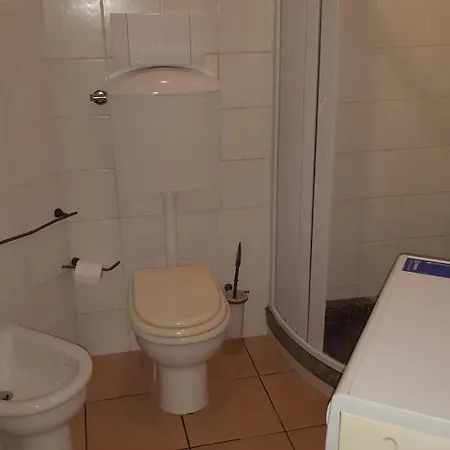 La Casa Di Giu Apartment *